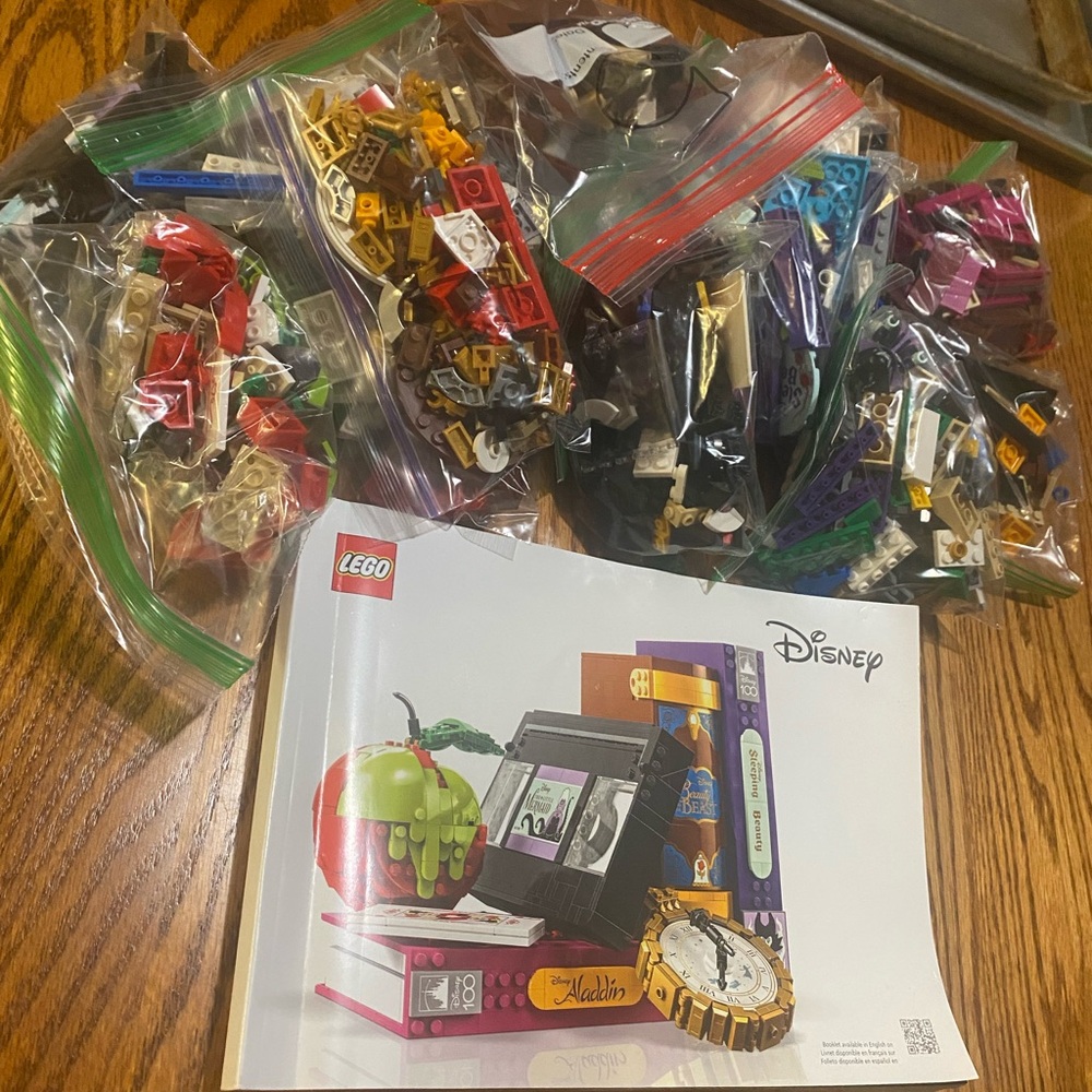 LEGO Disney Villain Icons Set